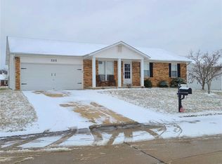 325 Atrium Ridge Ct, Saint Peters, MO 63304