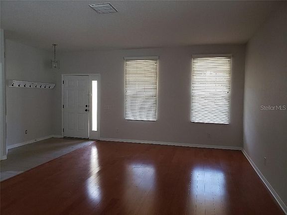 2nd image of 3552 Braemar St