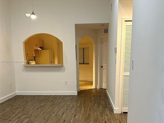 3rd image of 2930 SE 13th Ave #20352