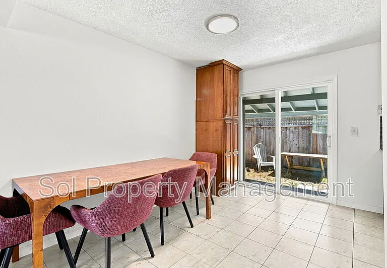 426 Swift St — Photo 6