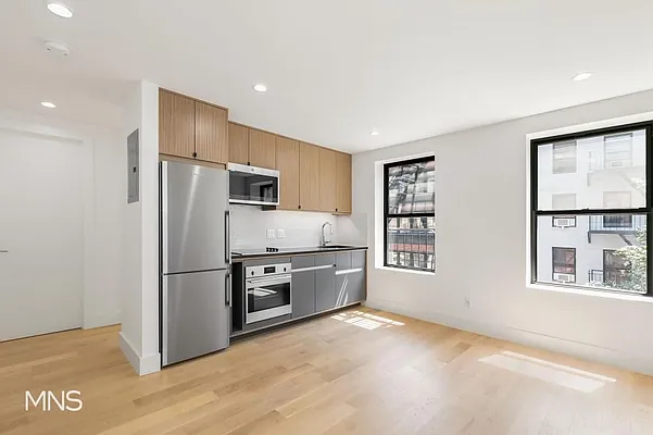 Rented by MNS Marketing | media 20