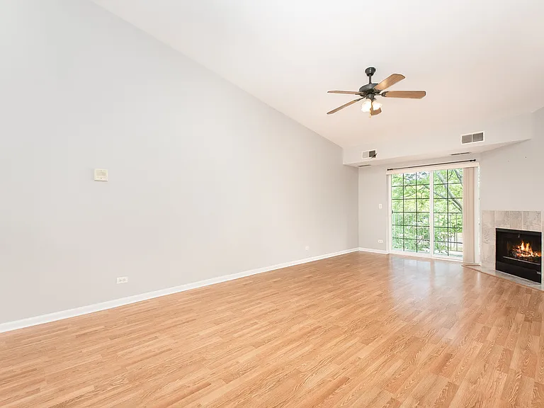798 N Gary Ave #210 — Photo 4