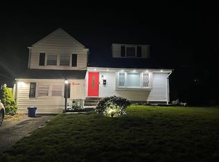 13 N Minnisink Ave, Parlin, NJ 08859