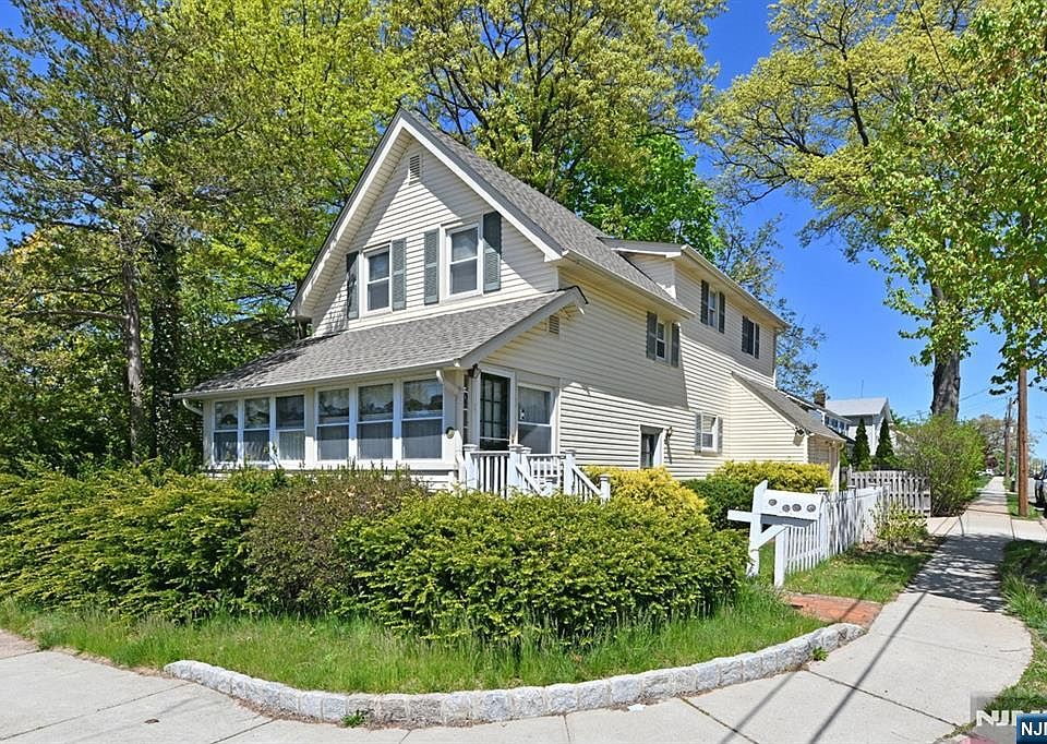 1st image of 33 Parkway