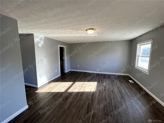 3rd image of 3001 E 4th St