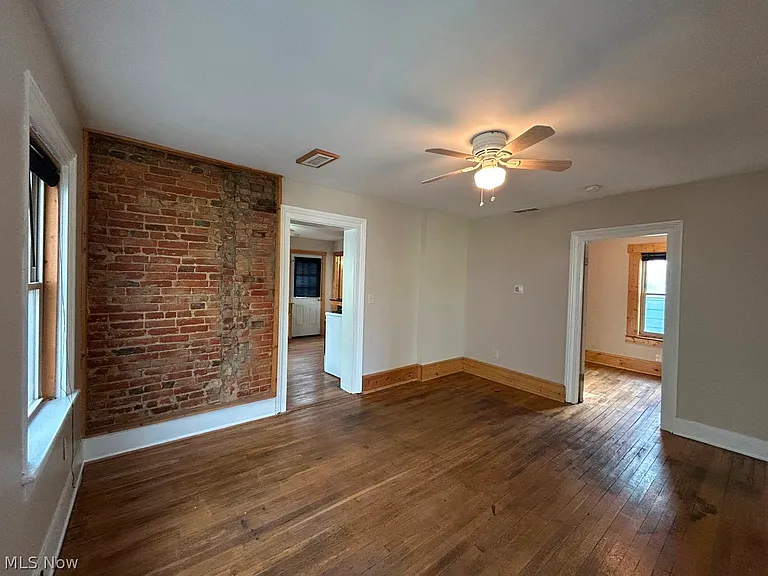2809 Monroe Ave — Photo 2