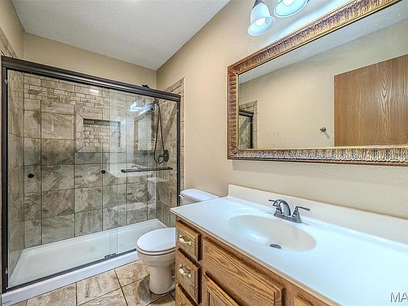 2nd image of 1129 Lacy Dr