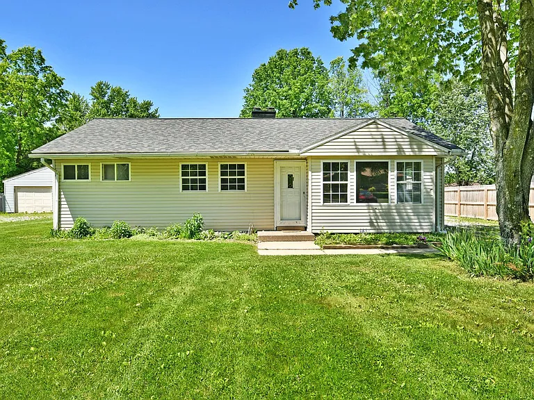 2344 Clearview Dr — Photo 1