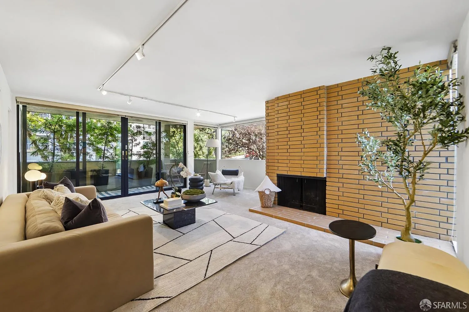 65 Cleary Ct APT 8 - Photo 1