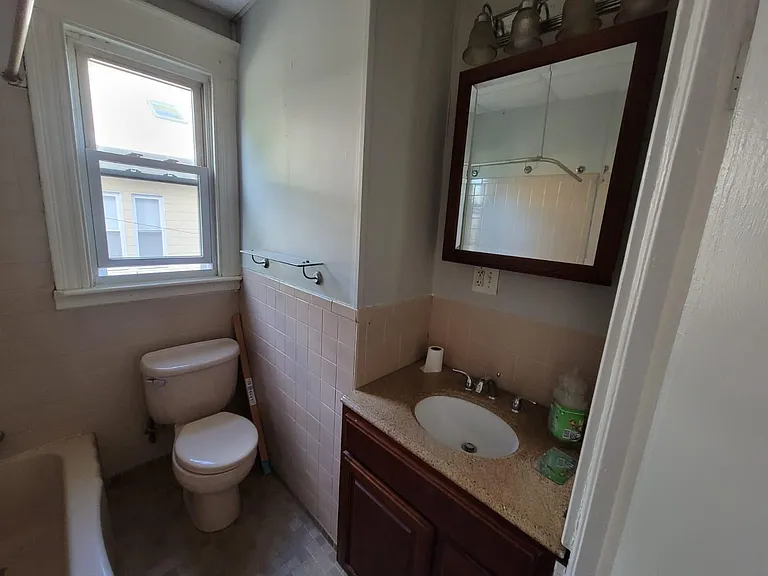 504 Winthrop Ave #2 — Photo 18