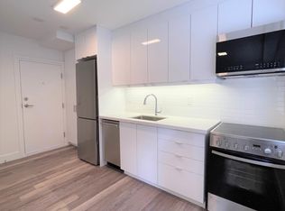36 12th St #6, Toronto, ON M8V 3G7