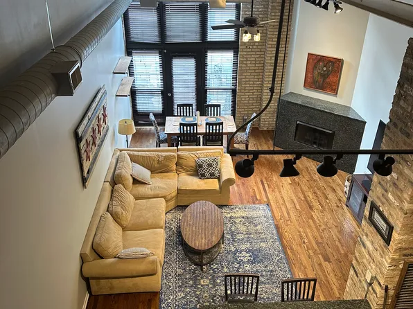 203 S Sangamon St APT 211, Chicago, IL 60607