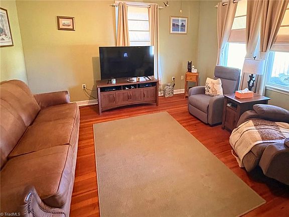 5th image of 2033 Scalesville Rd