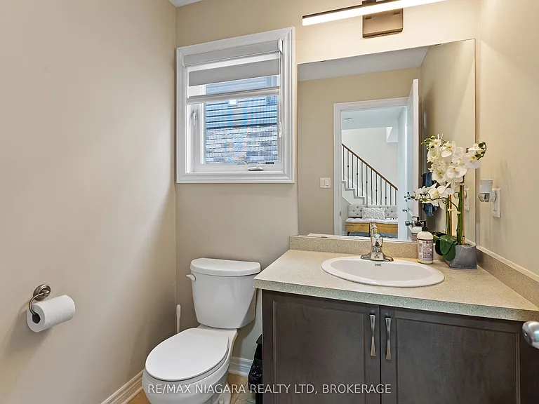 8511 Jennifer Cres — Photo 15