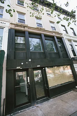 Rented by Compass | media 21