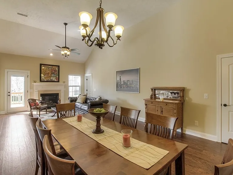 7913 Kirkfield Dr — Photo 10