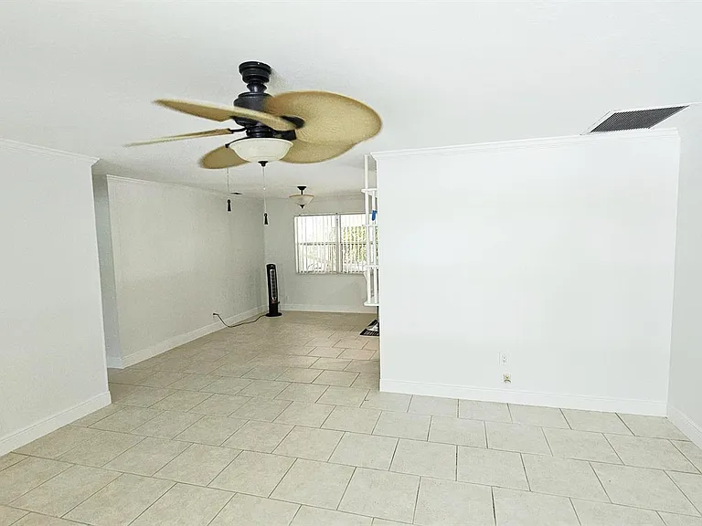 911 Burch Dr — Photo 6
