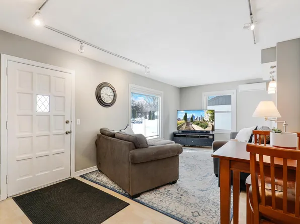 9812 Stevens Ave S, Bloomington, MN 55420