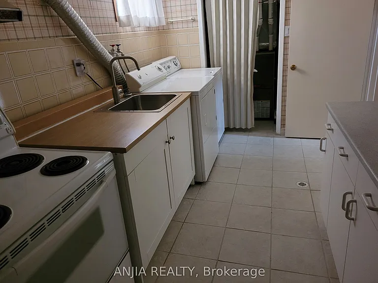 1299 Shamir Cres #BASEMENT — Photo 8