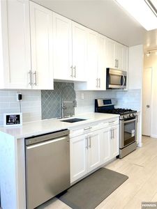 2185 Lemoine Ave APT 4E, Fort Lee, NJ, 07024