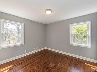 225 Grace St, Roselle, NJ 07203