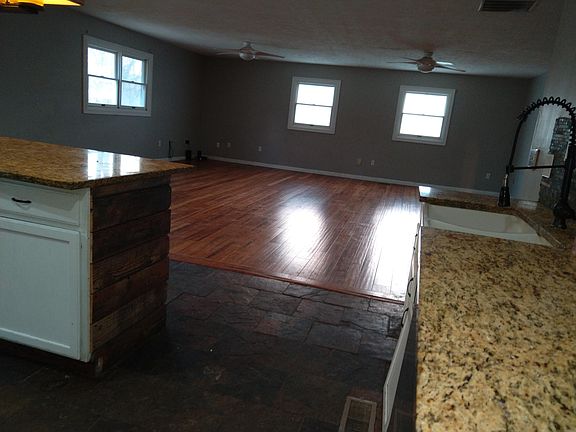 4th image of 3341 Homeacres Ave