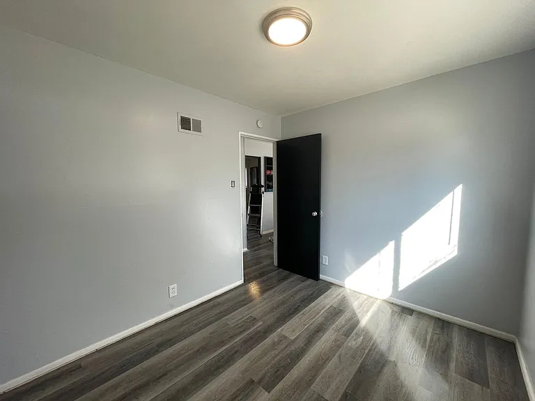 3421 Elmhurst Dr — Photo 2