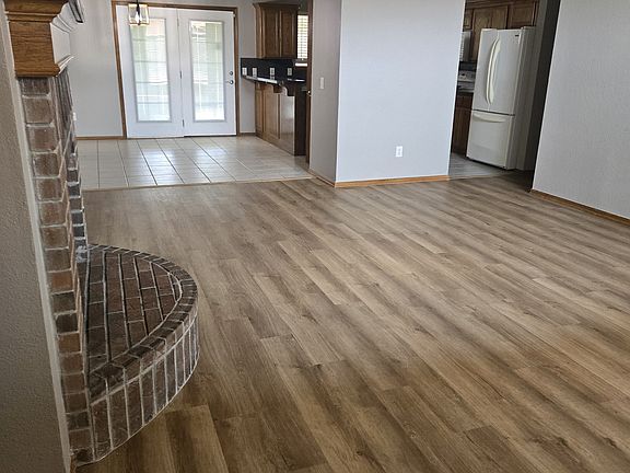 3rd image of 4813 Montclair Dr