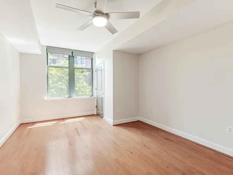 1021 N Garfield St — Photo 21