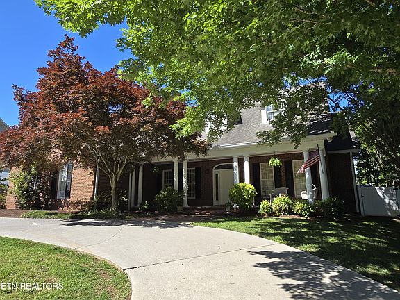 3rd image of 903 Frontier Cir