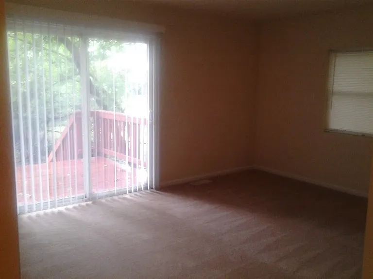 8516 Potomac Ave — Photo 19