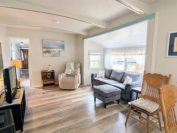 5th image of 1330 Ridgewood Dr