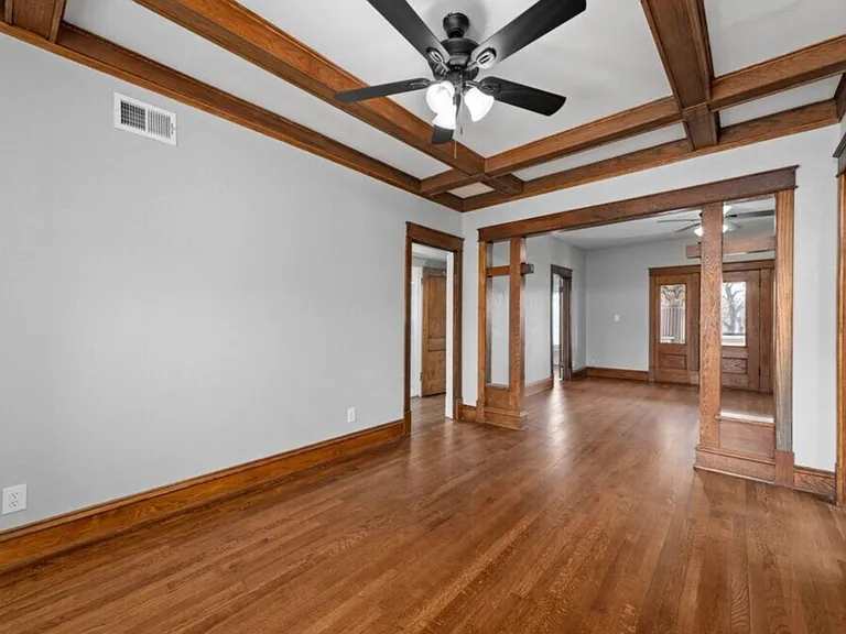 Colonial — Photo 10