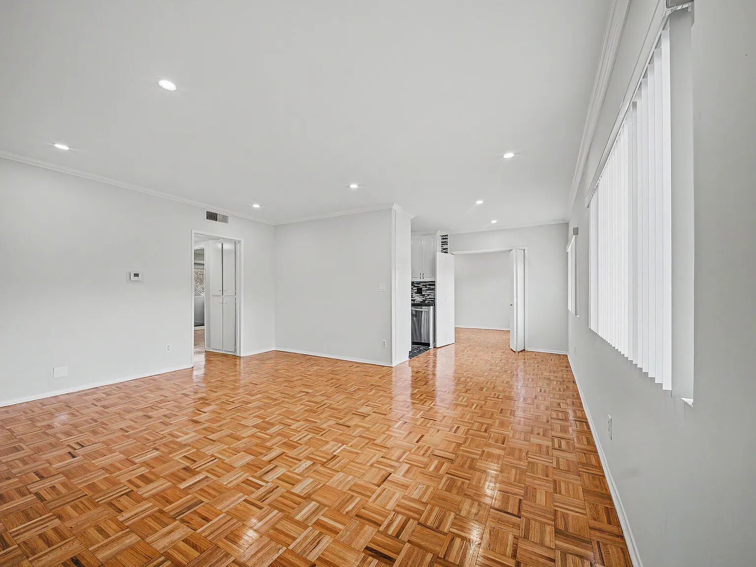 3 bed, 1043 sqft, $2,800 — Photo 2
