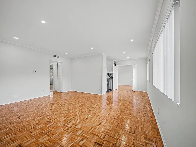 6342 Morse Ave #309 — Photo 2