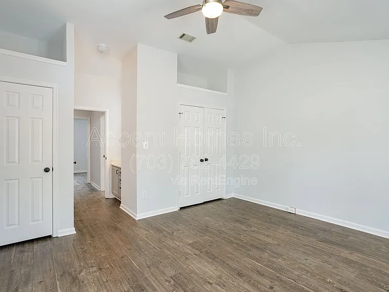 7301 Castleberg Ct — Photo 20