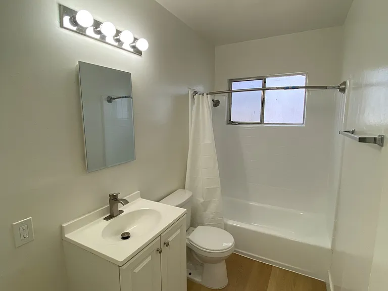 4423 Santa Rosalia Dr. — Photo 23