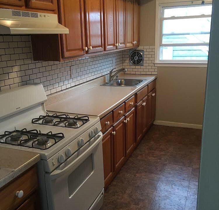 1st image of 155 Canterbury Ave #2
