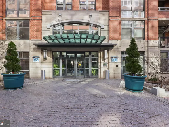 1021 N Garfield St APT 328, Arlington, VA 22201