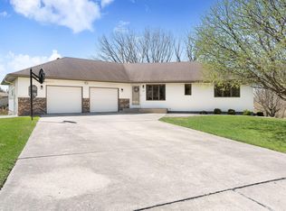 845 Hilltop Pl SW, Owatonna, MN 55060