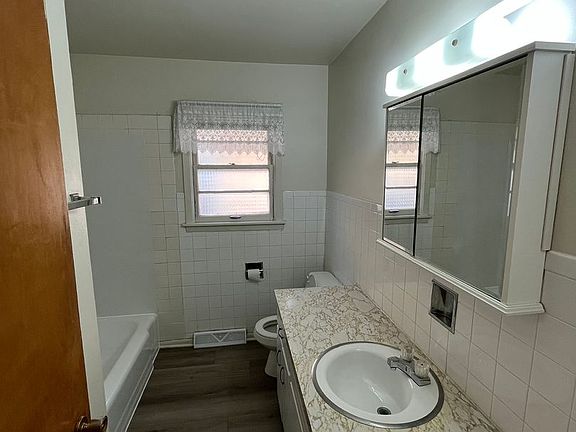 5th image of 2511-2513 Holmes St #2511
