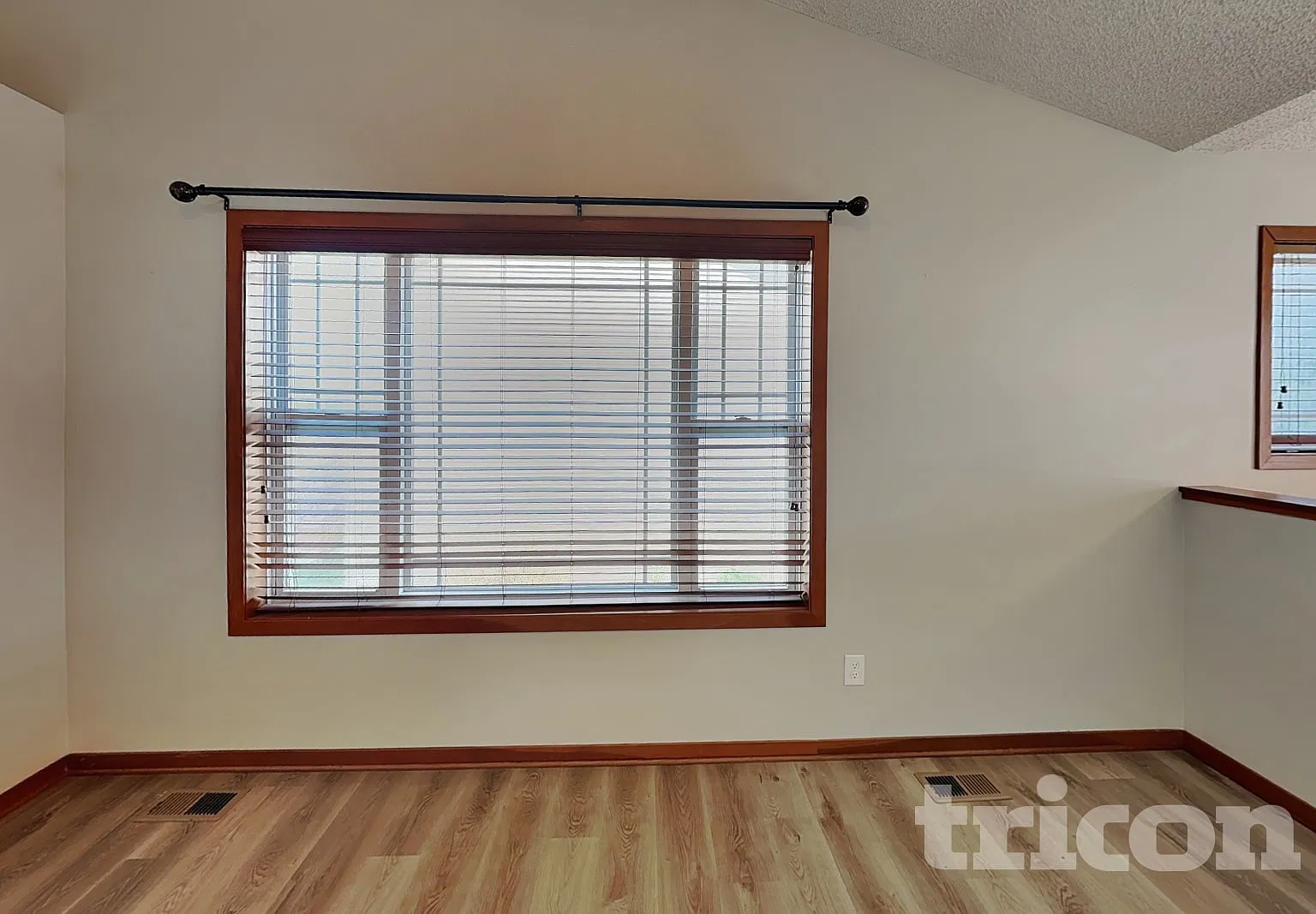 125 Arabian Ave Shakopee MN — Photo 4