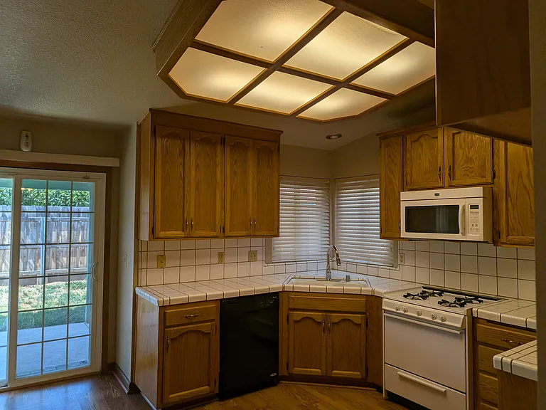 3524 E Roosevelt Ave — Photo 11