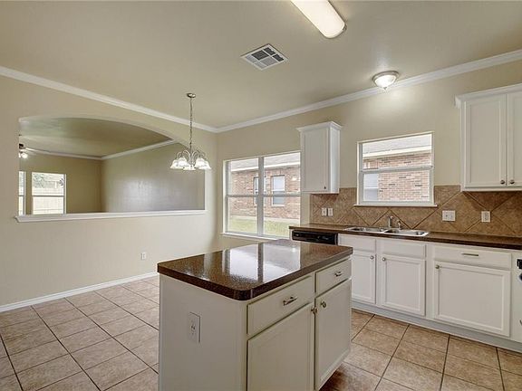 5th image of 117 Poplarwood Dr