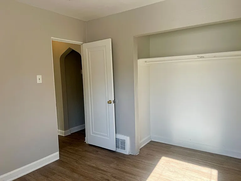 1590 N Syracuse St — Photo 14