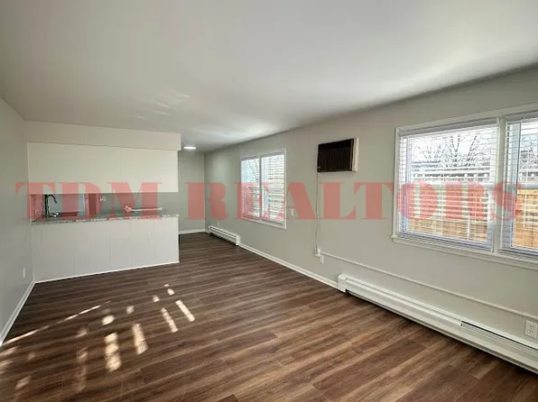 302 E Clinton St #4, Durand, MI 48429