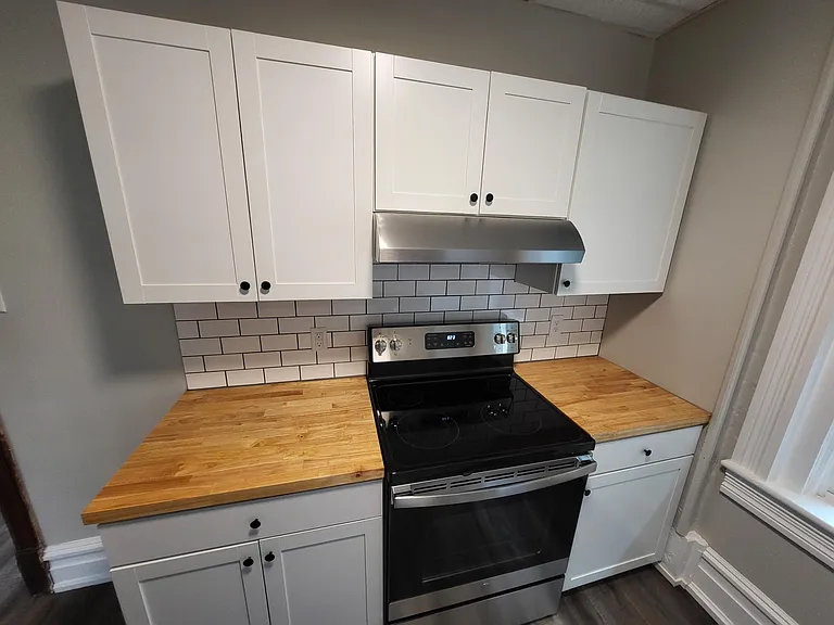 201 E Market St #2R — Photo 4