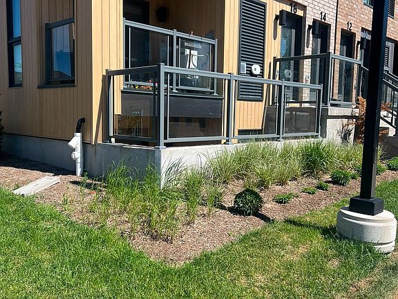 5th image of 16 Urbane Blvd