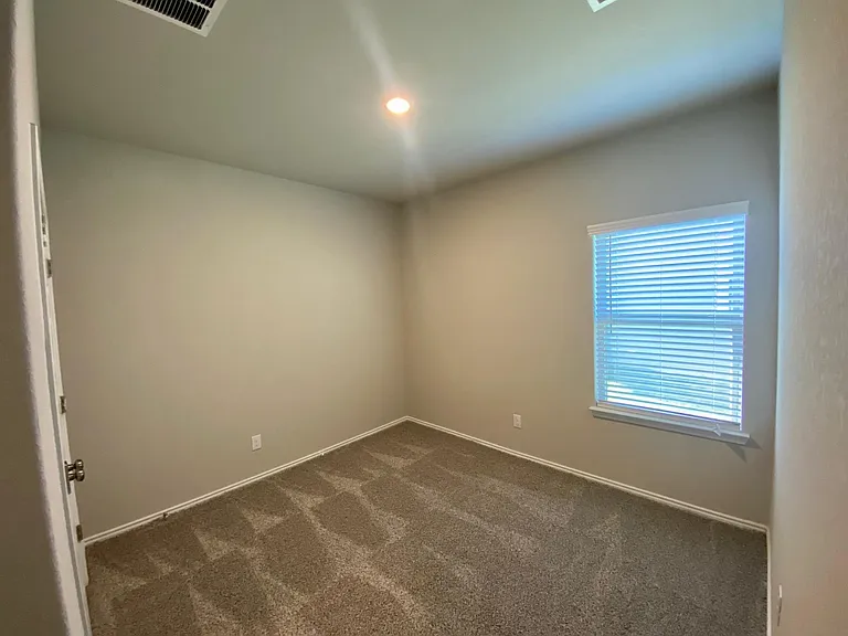 2445 Ayers Dr — Photo 10