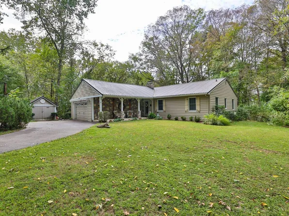 881 Grays Ln, New Richmond, OH 45157